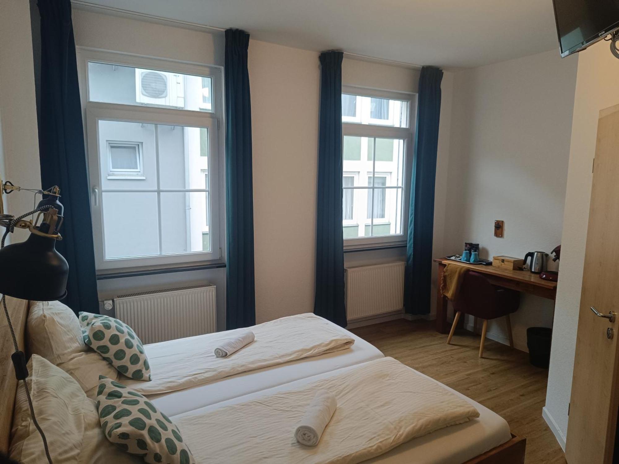 Vegas Hotel Bonn Bagian luar foto