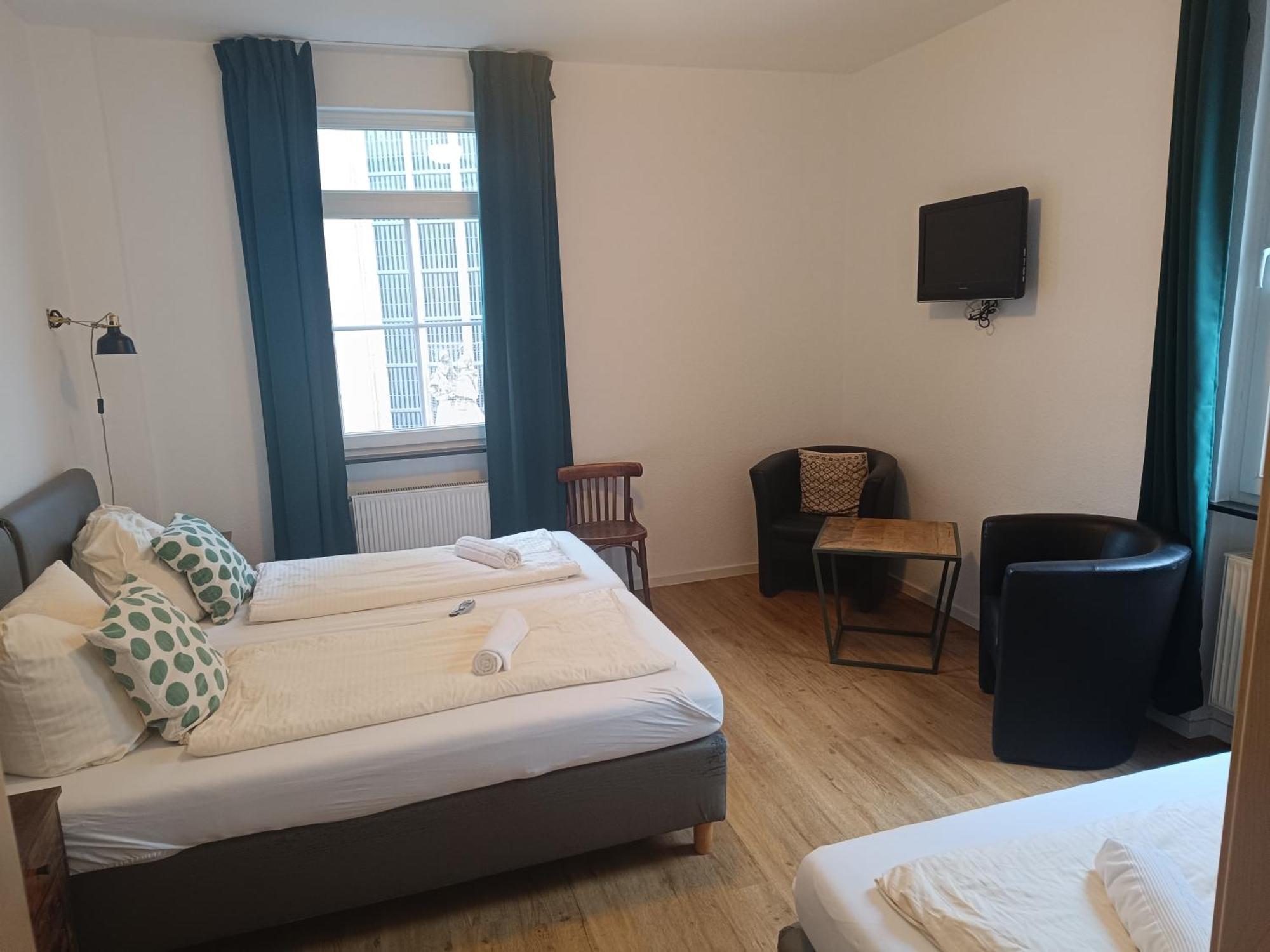 Vegas Hotel Bonn Bagian luar foto